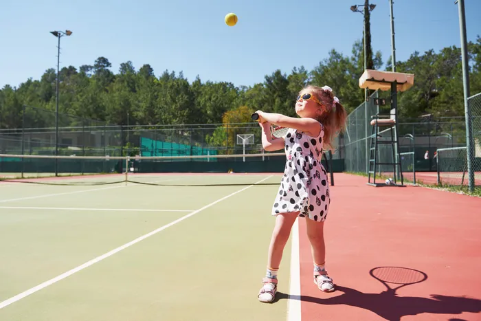 Mini tenisas — sporto aikštė stovykloje